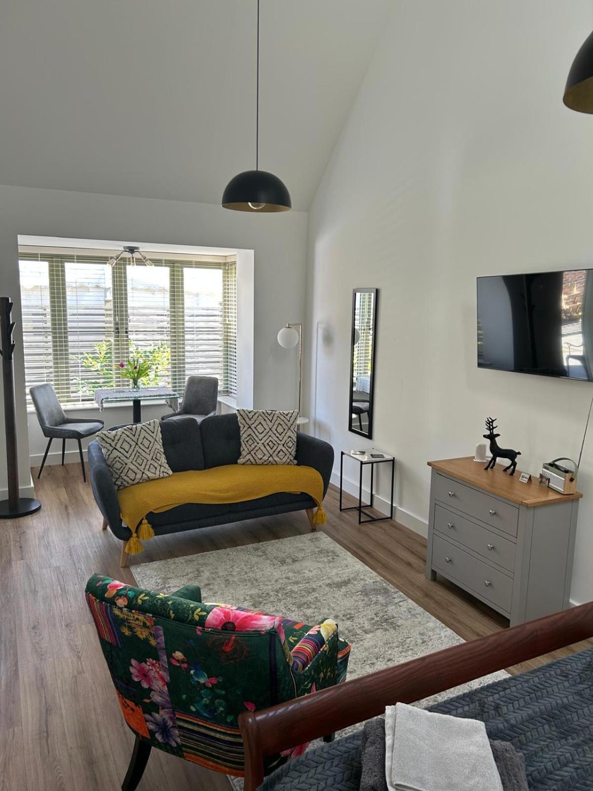 Blundens Kellingley Apartamento Chichester Exterior foto